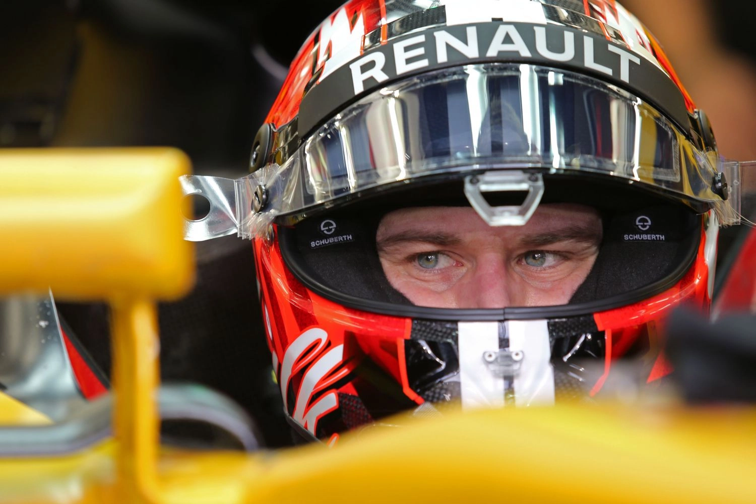 Renault misses top 10 in qualifying