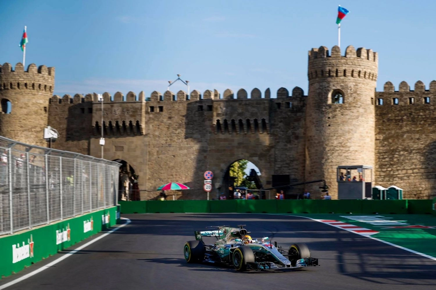 Hamilton continues to make history in Baku qualifying