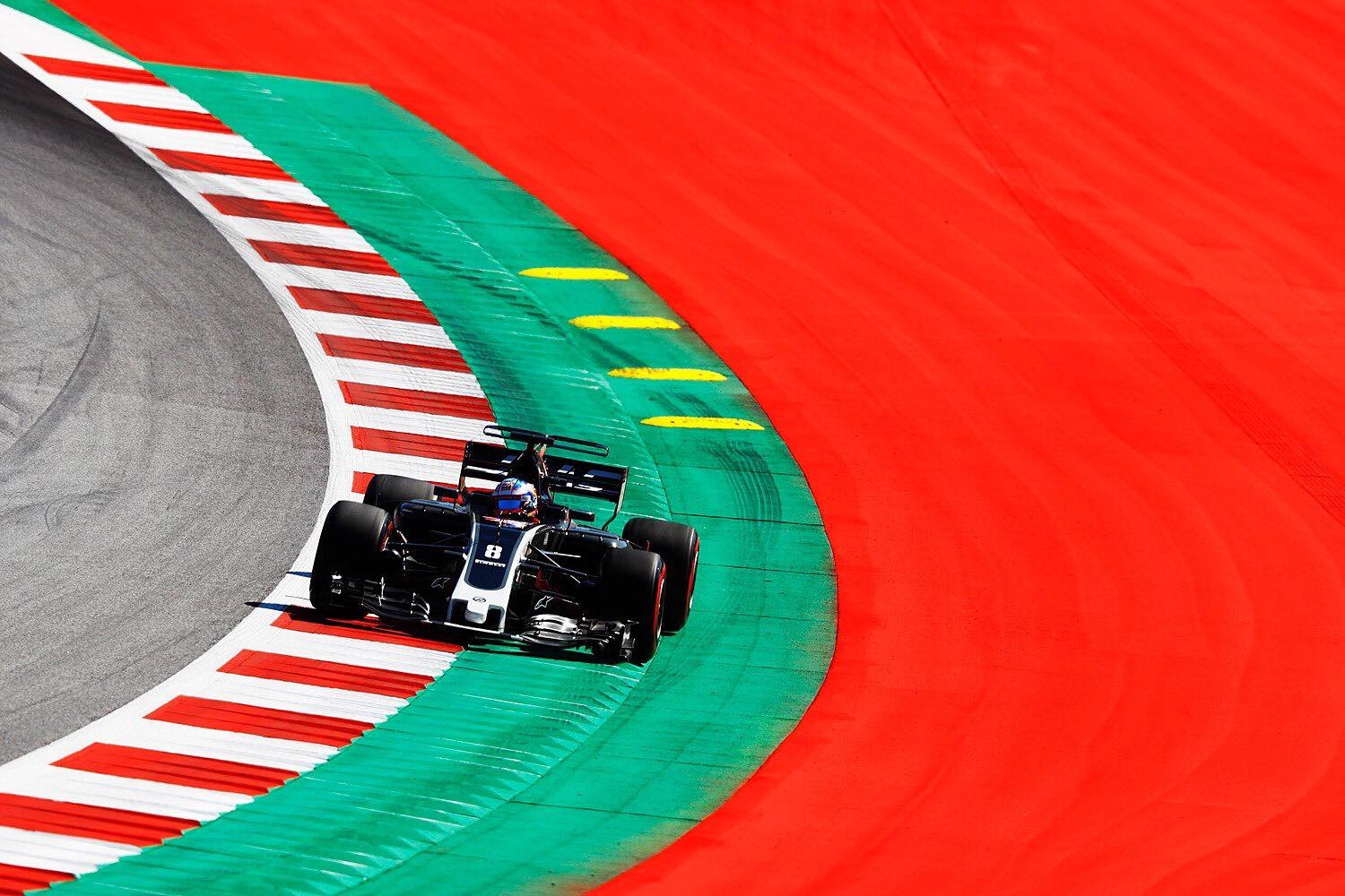 A positive Friday for Grosjean and Magnussen