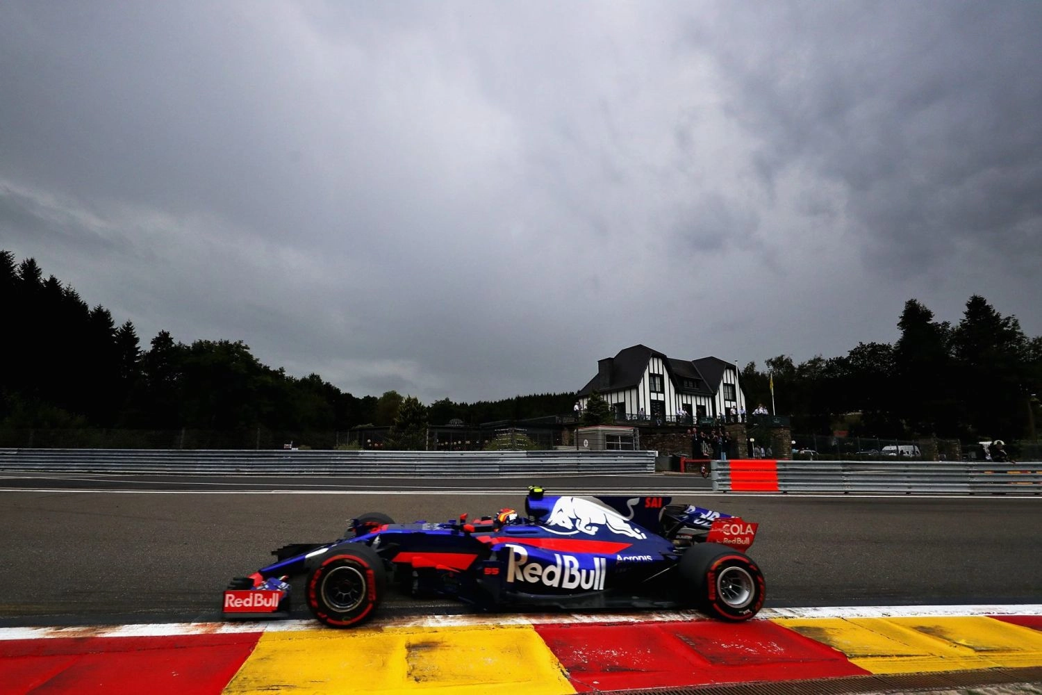 Different fortunes at Toro Rosso