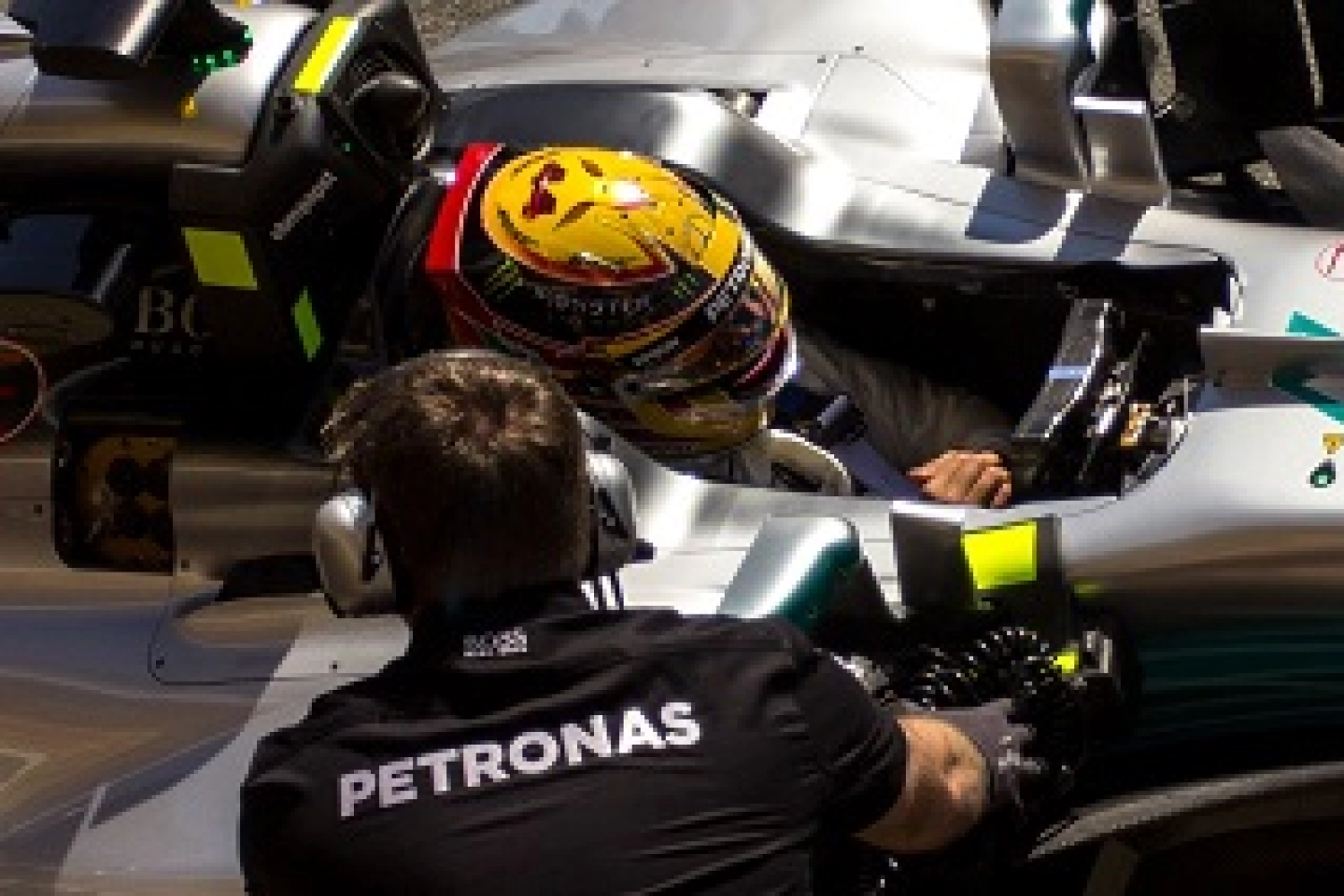 Italy – Free Practice 1: Lewis Hamilton and Mercedes Far Ahead of Ferrari