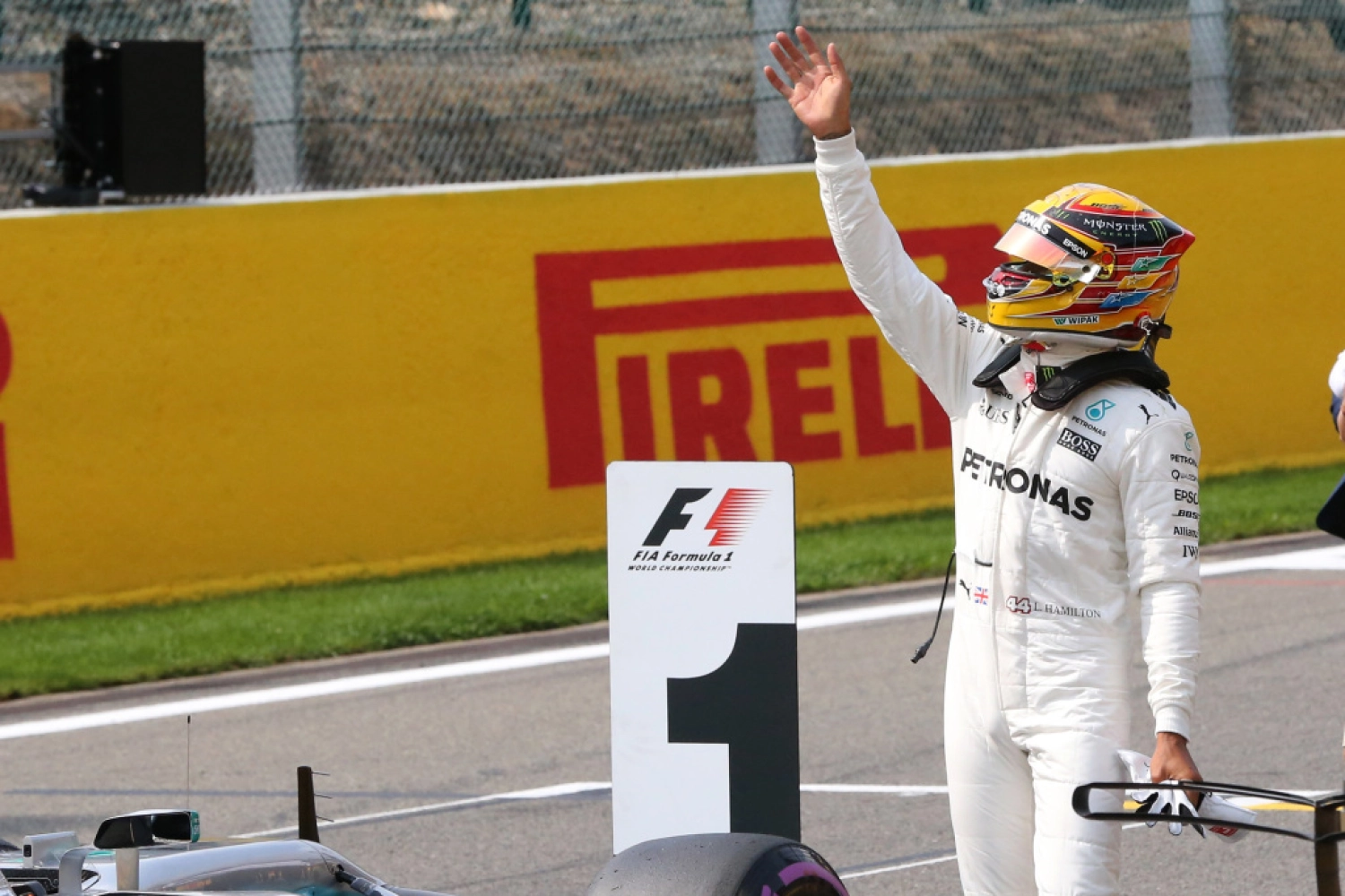 Belgium – Race: Hamilton dominates the discussions and Vettel in Belgium