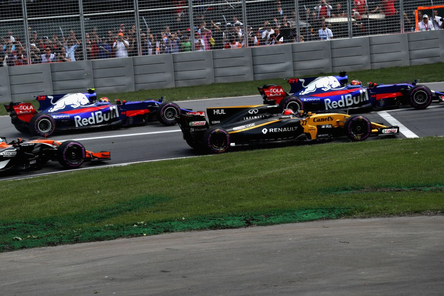 High tension between Renault and Toro Rosso