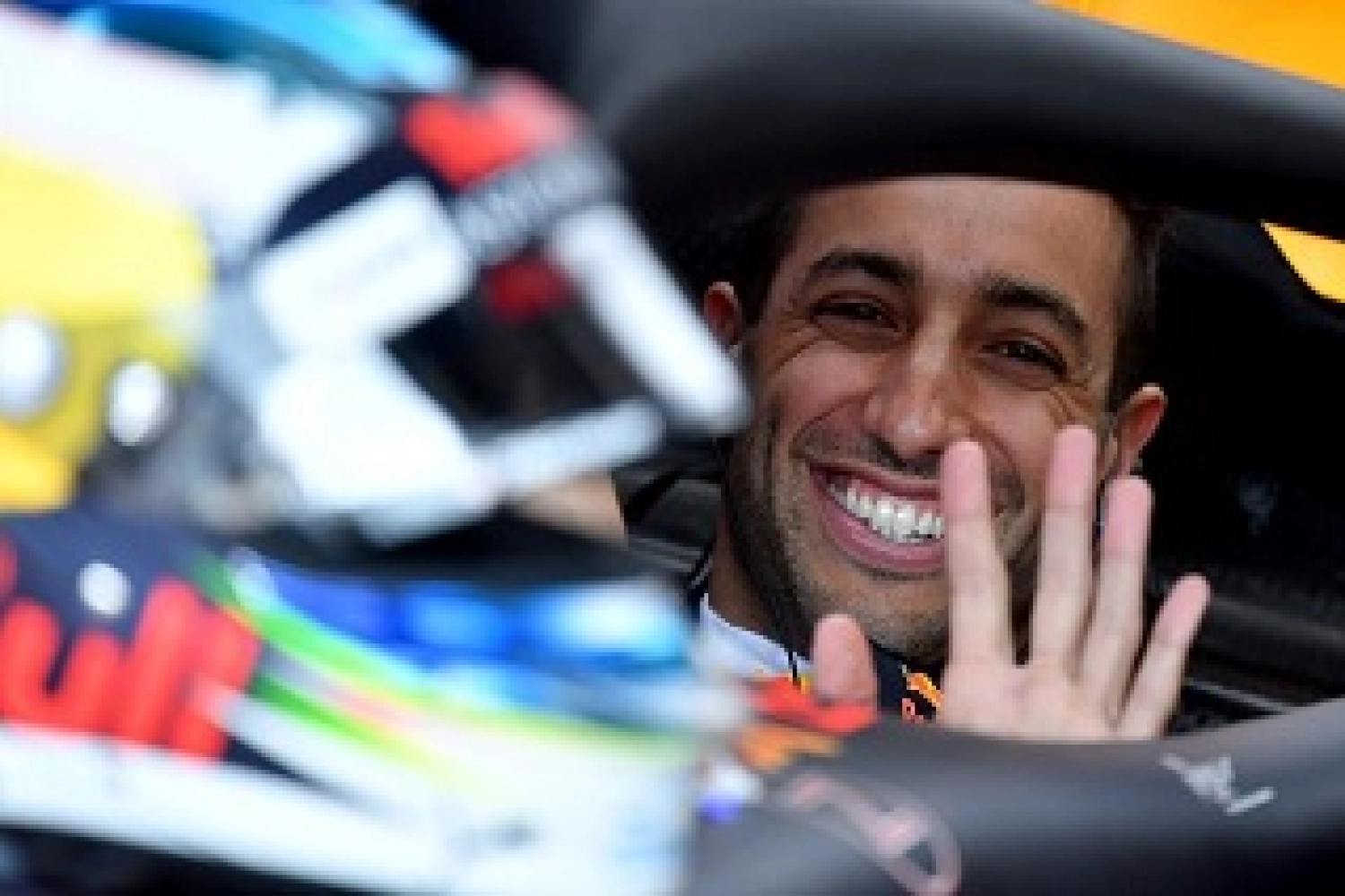 Official: Ricciardo joins Renault for the next two seasons!