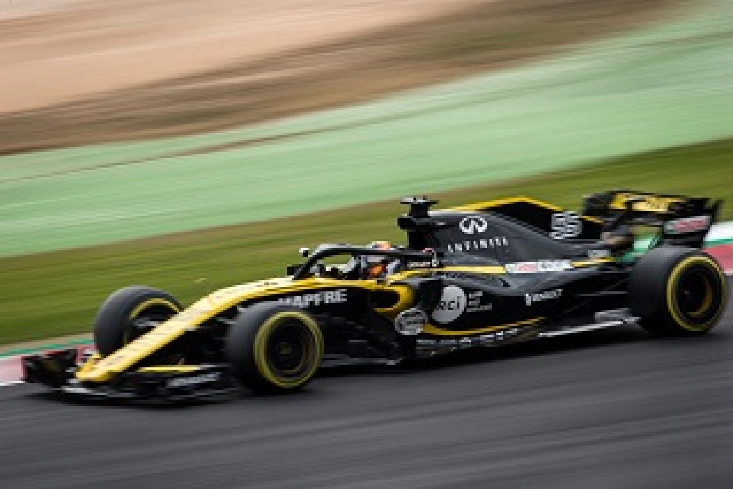 Renault lets you design its 2019 livery!