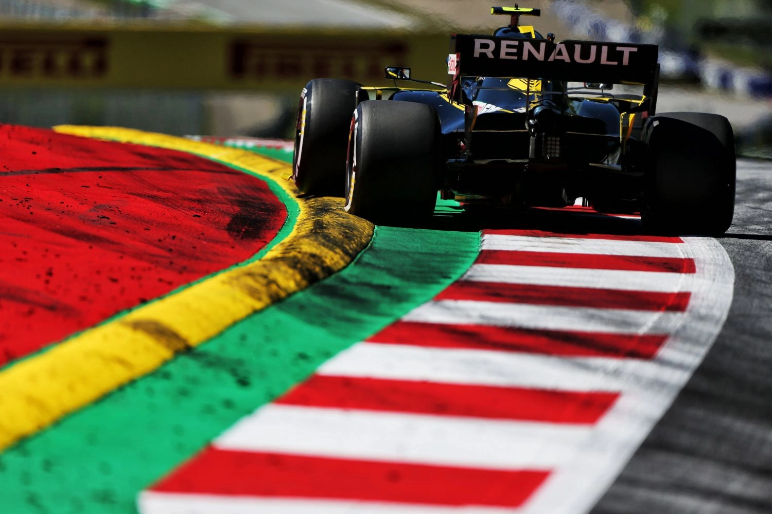 Renault lacking traction in Austria