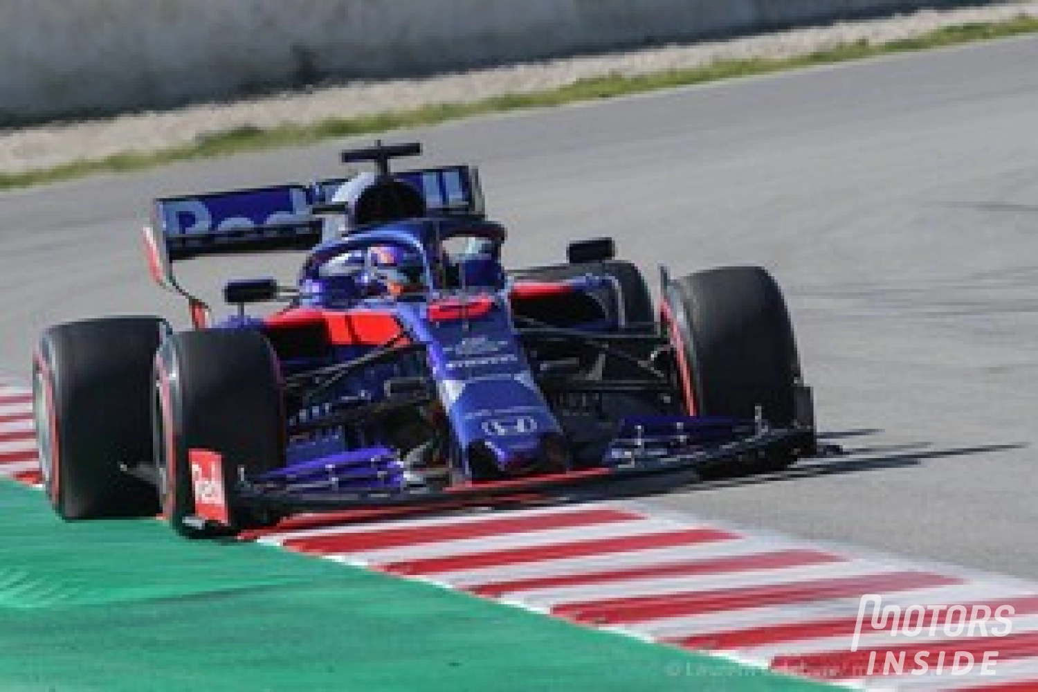 Alex Albon brings Thai sponsors to Toro Rosso