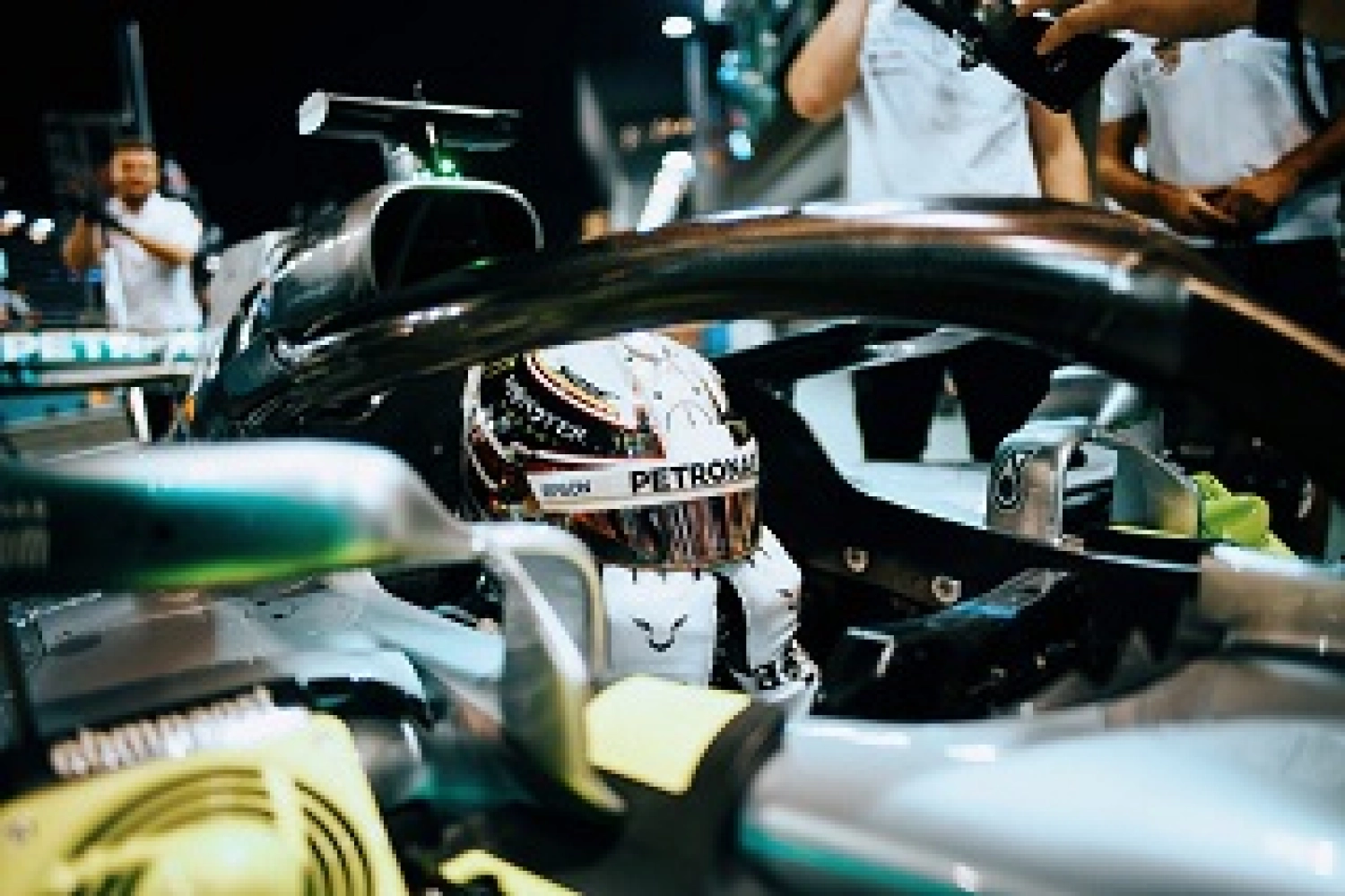 Lewis Hamilton “perfectly on the limit”: Reactions from the Top 3 in Singapore