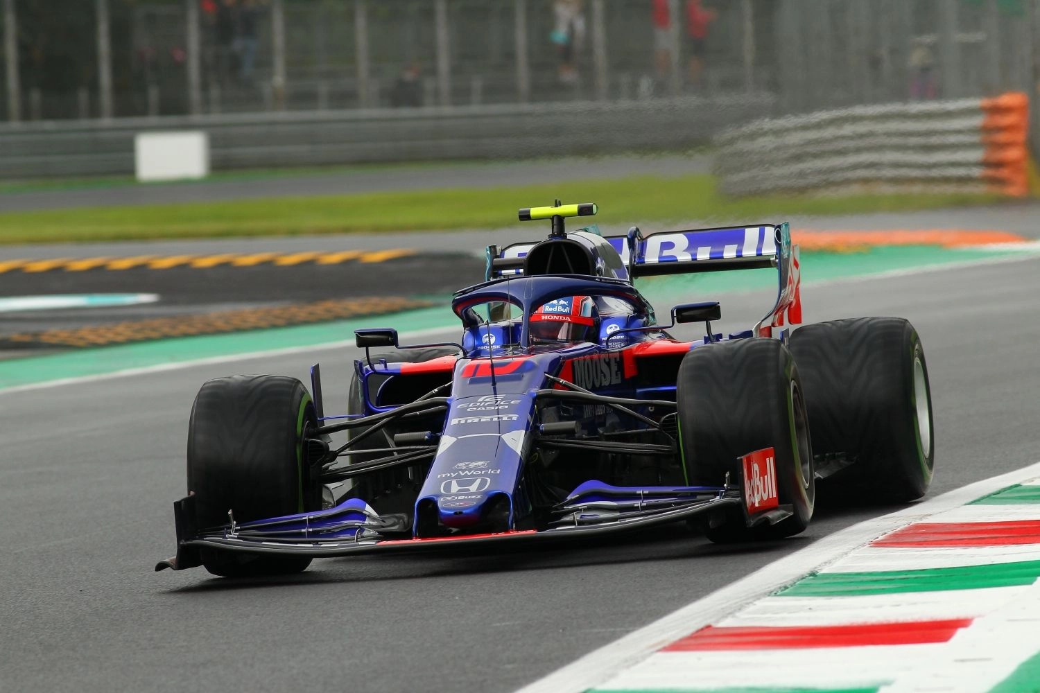 AlphaTauri starts the Honda engine for the first time