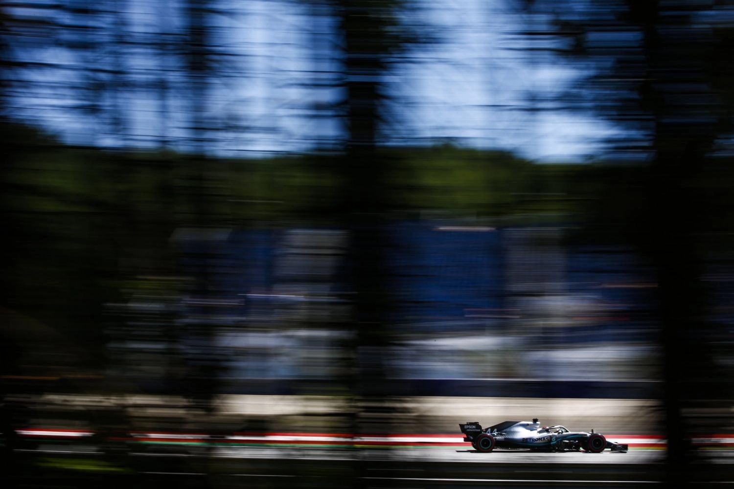 Austria – Free Practice 1: Hamilton ahead of Vettel, Hülkenberg causes a red flag