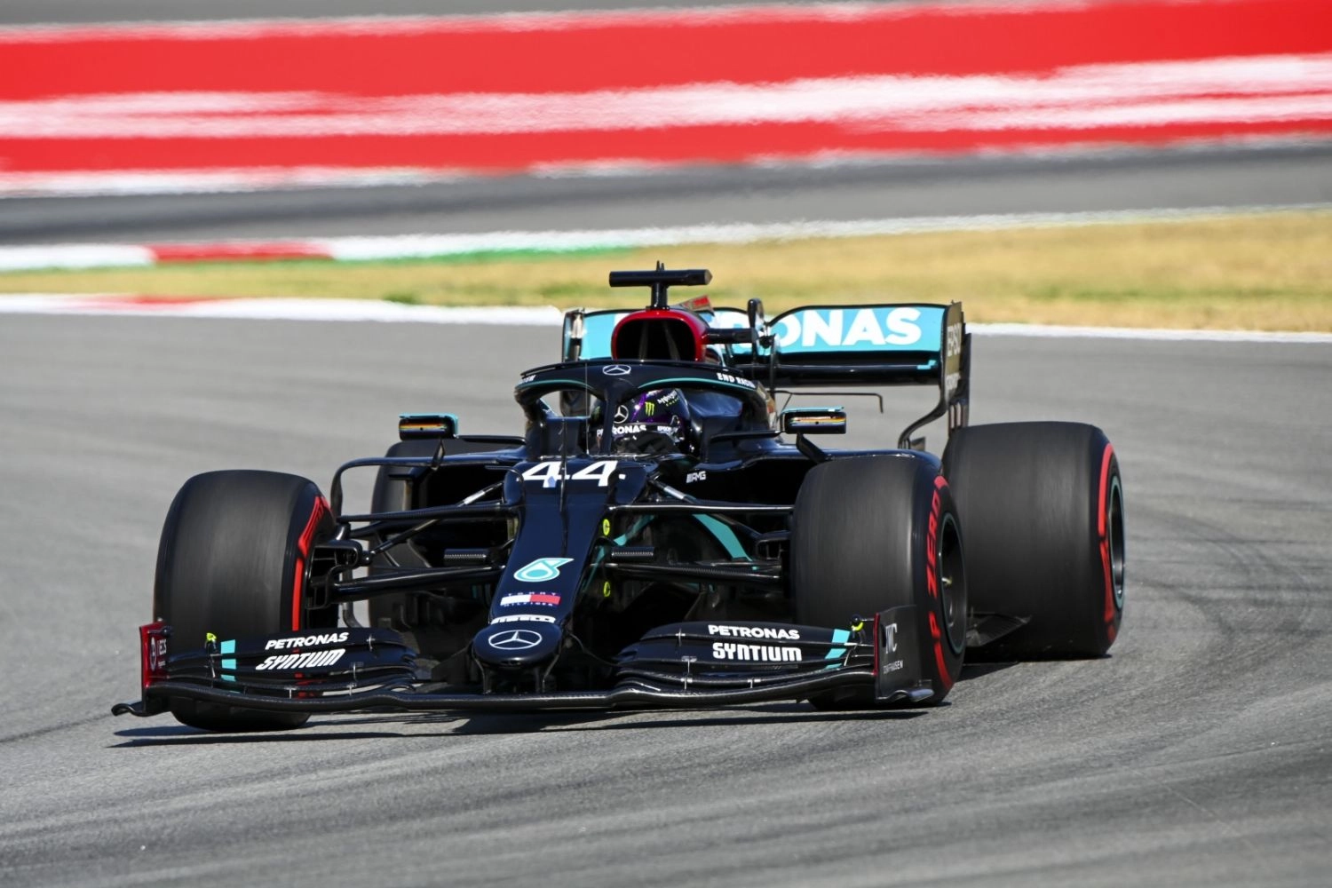 Spanish Grand Prix – Qualifying: Hamilton Takes Pole!
