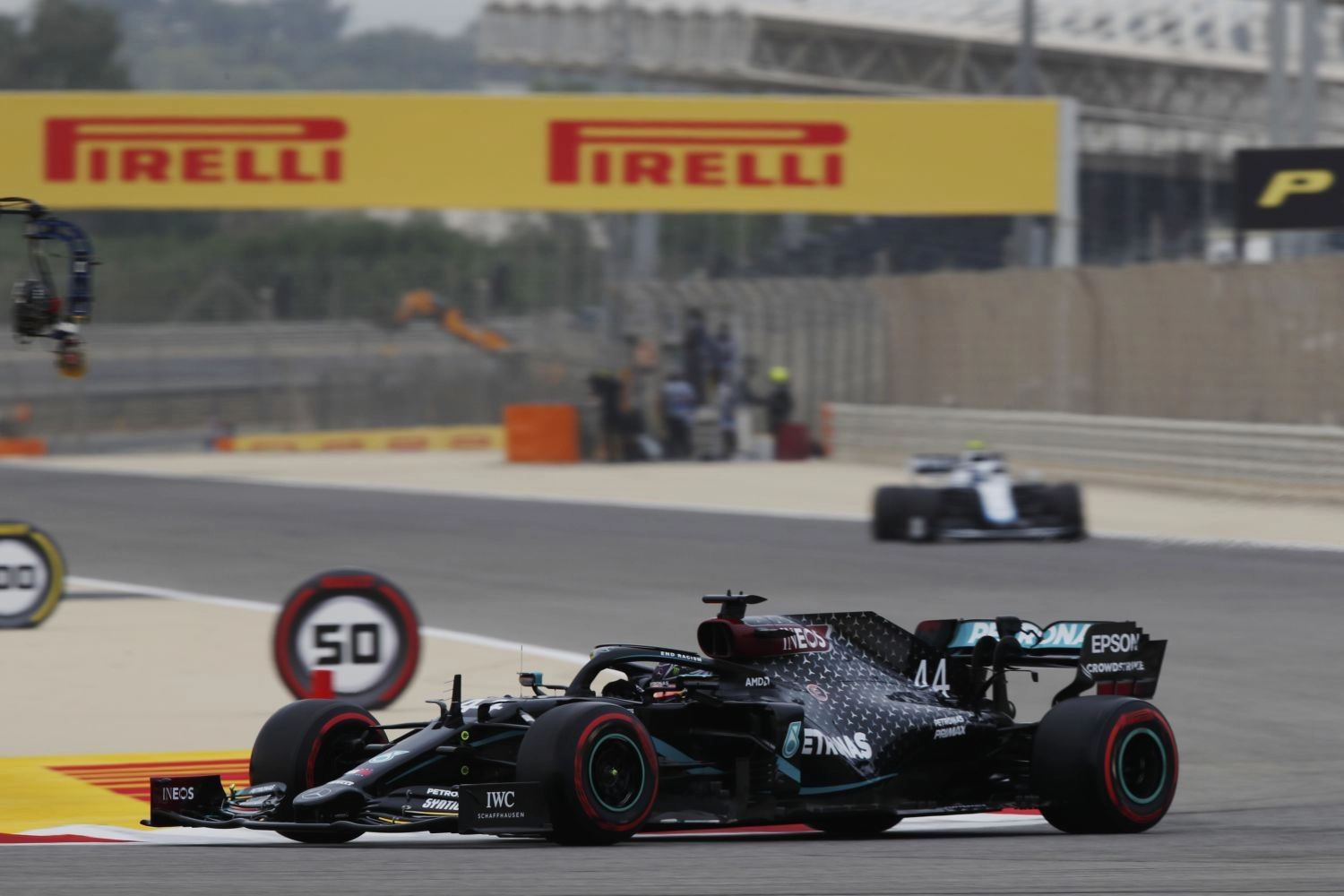 Bahrain Grand Prix – Qualifications: Hamilton Breaks the Track Record!