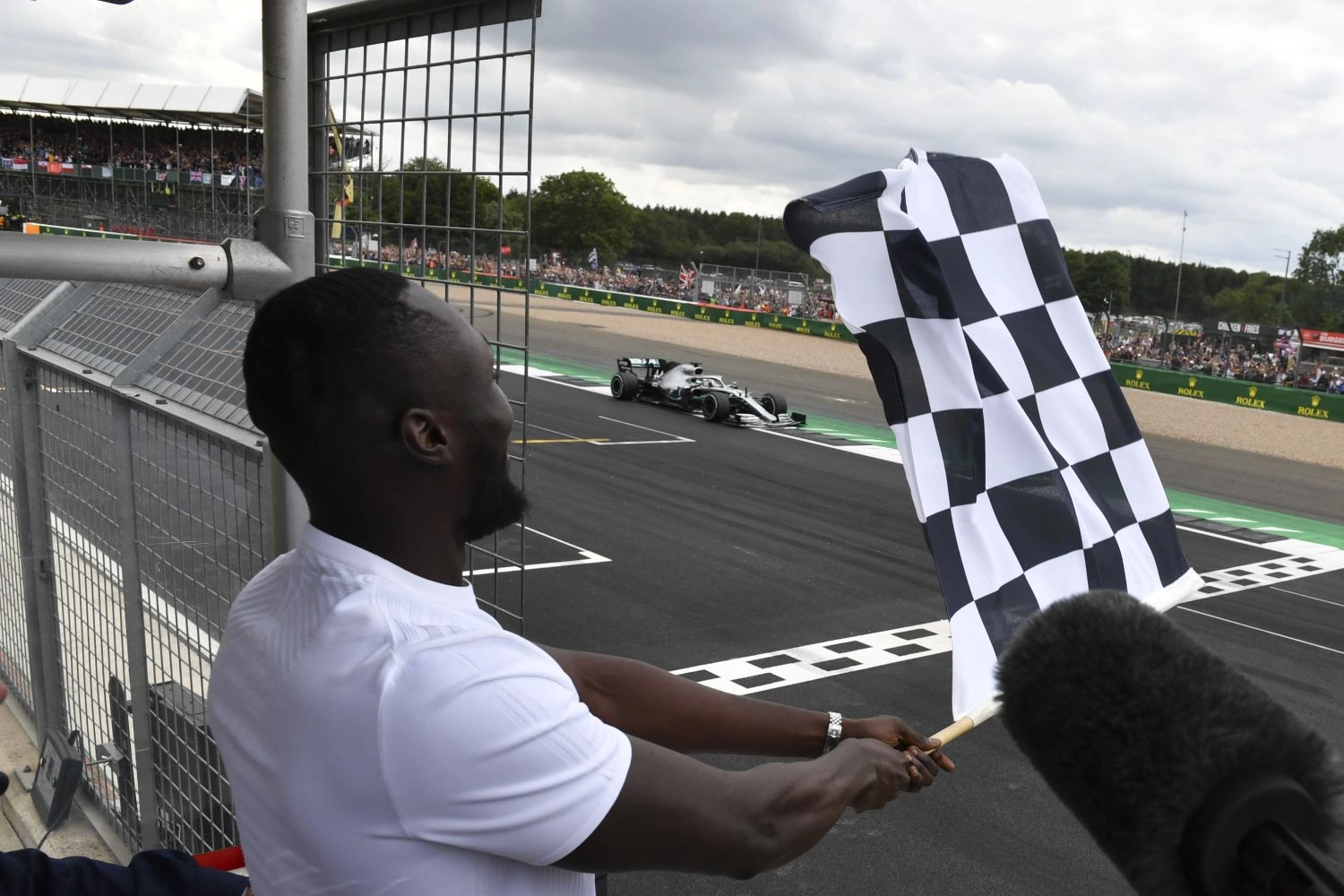 The straight line at Silverstone renamed Hamilton in tribute to the driver