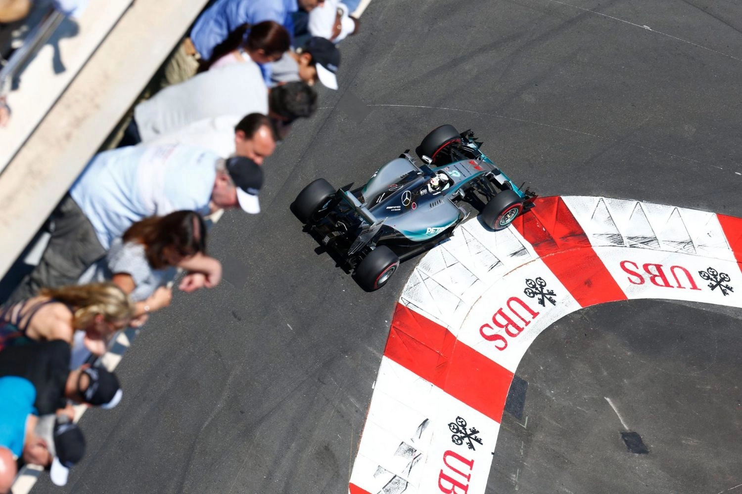 Monaco – Free Practice 1: Hamilton gets off to a flying start, Button has a scare