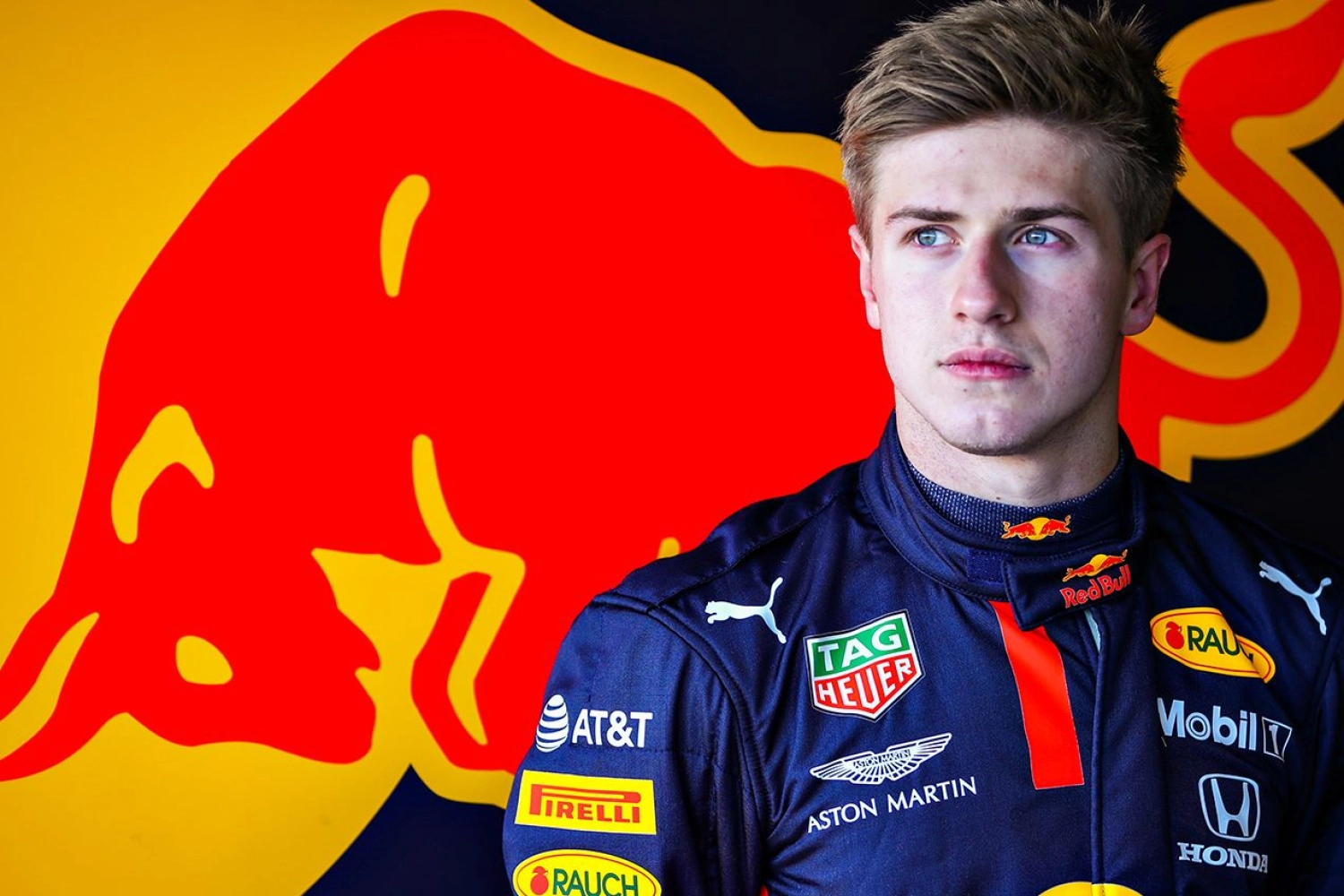 Azerbaijan Grand Prix F2: Vips dominates in Feature Race, Pourchaire retires