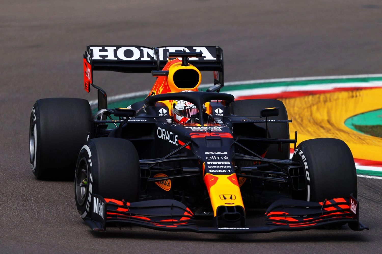 Grand Prix d’Emilie-Romagne: Race – Verstappen triumphs ahead of a blessed Hamilton