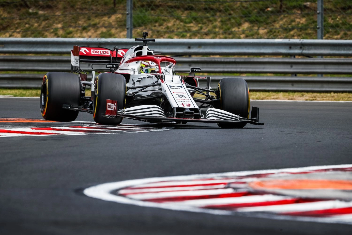 Mercedes, Ferrari, McLaren and Alfa Romeo mobilized for Pirelli tests on 18″ wheels