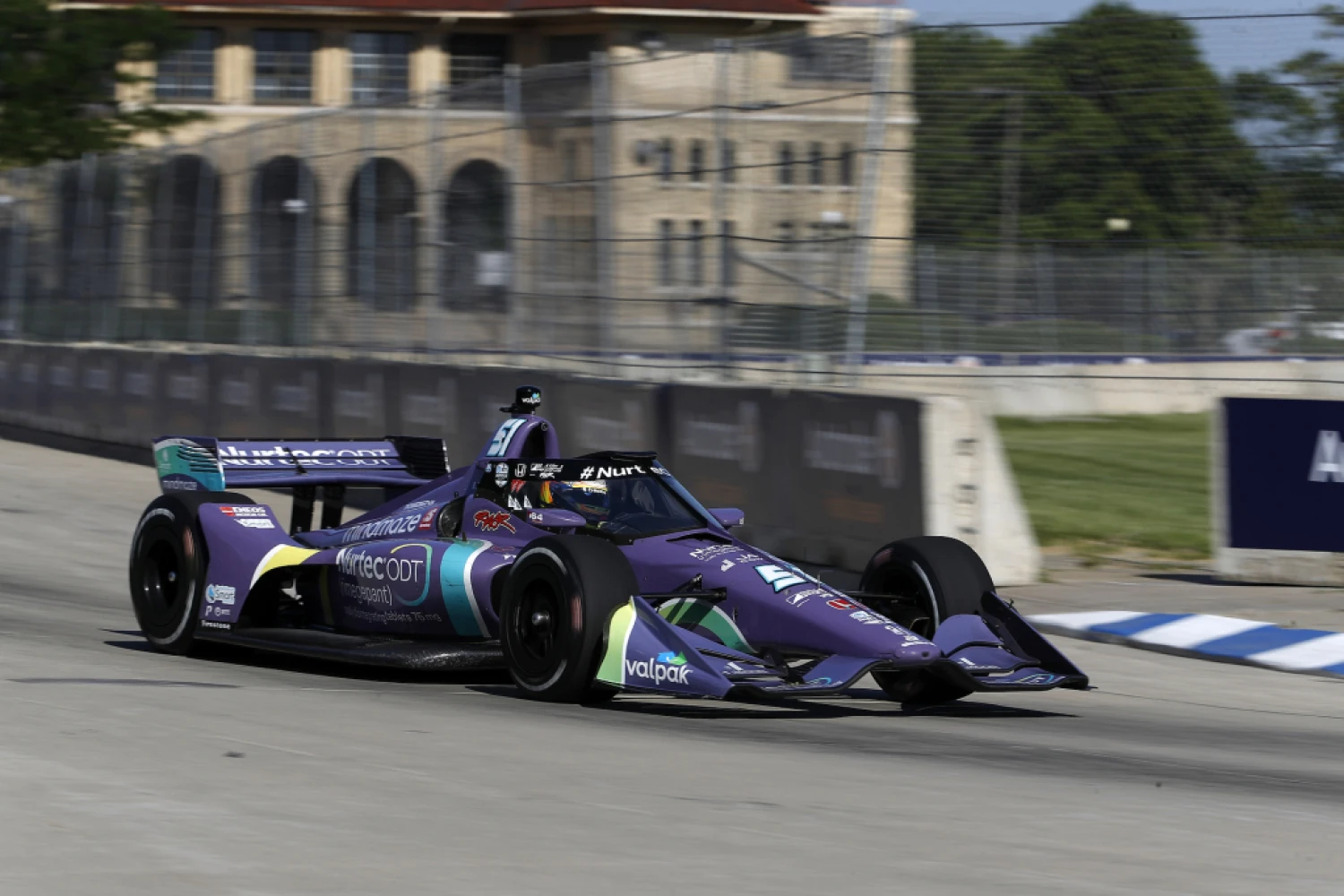 Grosjean plays the firefighters in Detroit