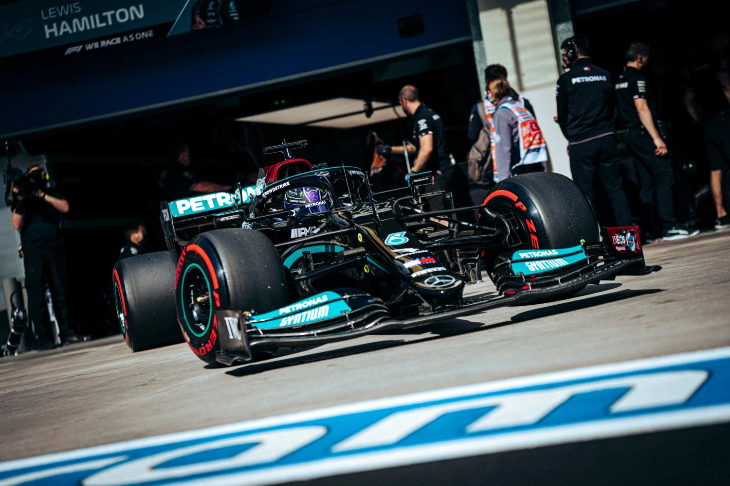 Turkish Grand Prix – Free Practice 2: Lewis Hamilton ahead of Charles Leclerc’s Ferrari