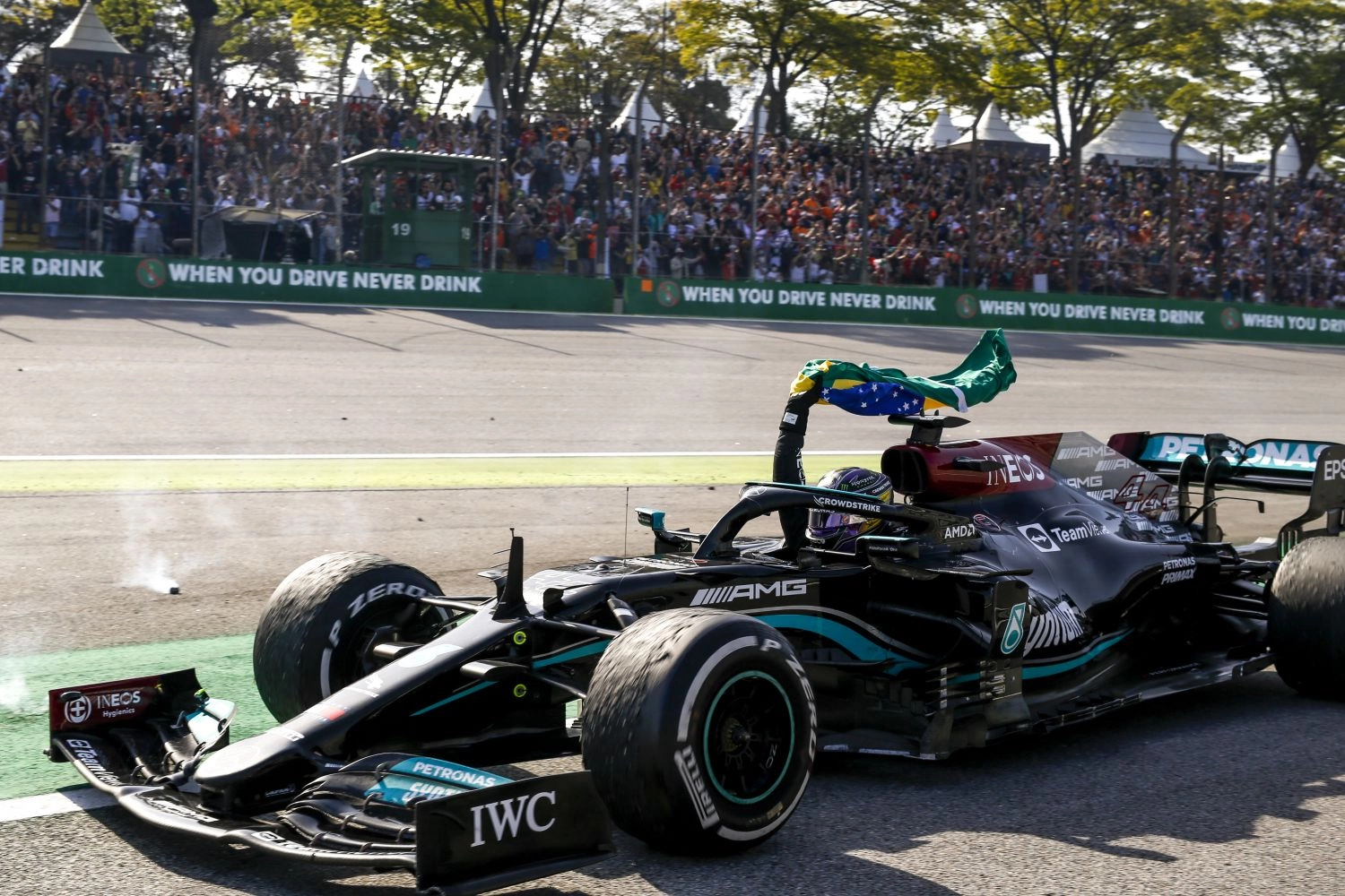 São Paulo Grand Prix – Hamilton under investigation again for removing his seatbelt!