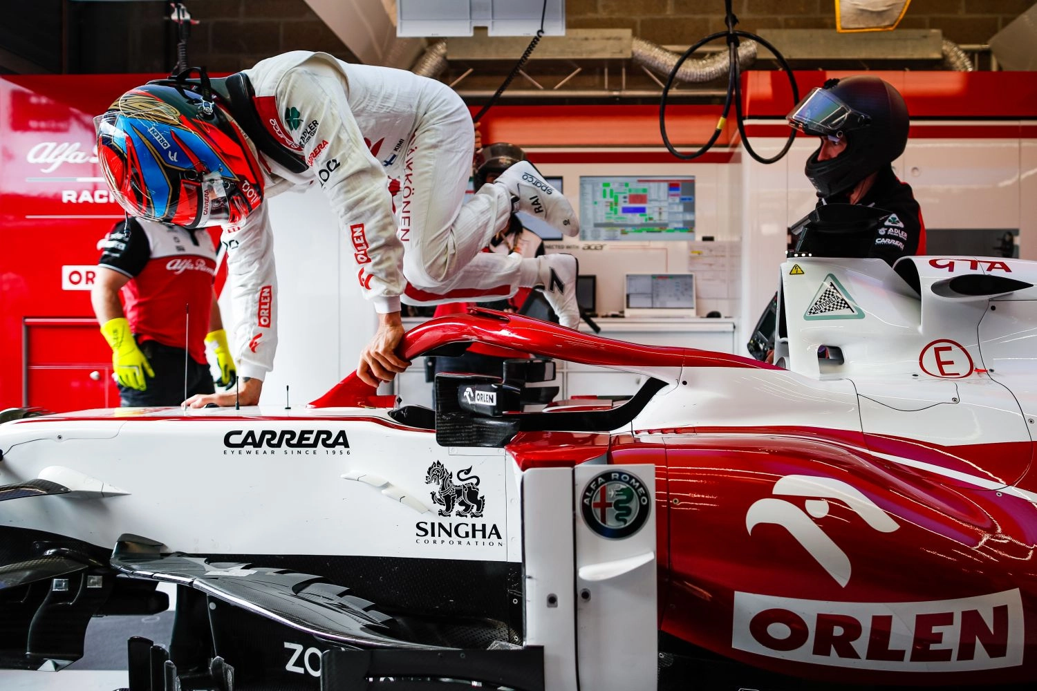 OFFICIAL: Kimi Räikkönen announces his retirement!