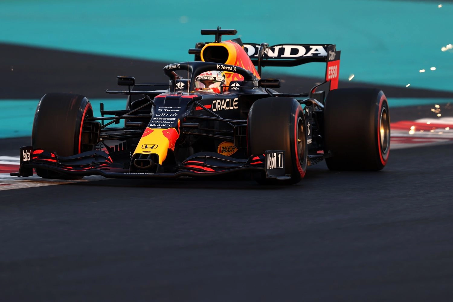 Abu Dhabi Grand Prix – Race: Verstappen becomes world champion in a thrilling finish