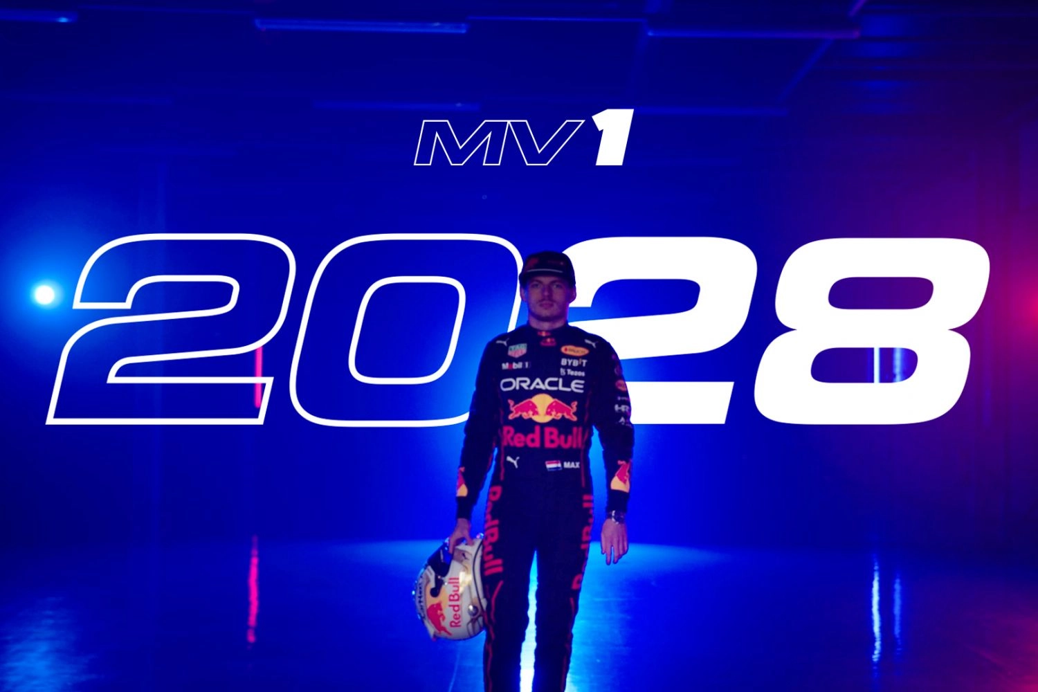 Max Verstappen signs a contract with Red Bull until 2028!