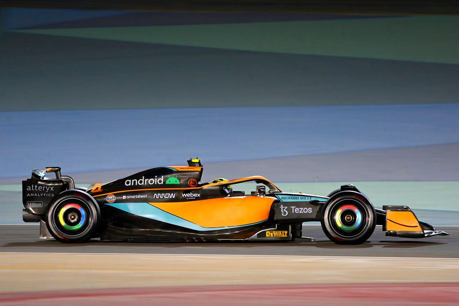 McLaren signs a multi-year contract with Google