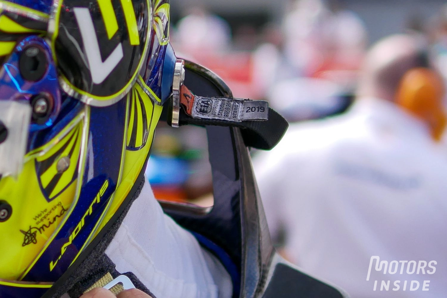 The FIA insists on fireproof clothing and the prohibition of jewelry, a rule that is not respected