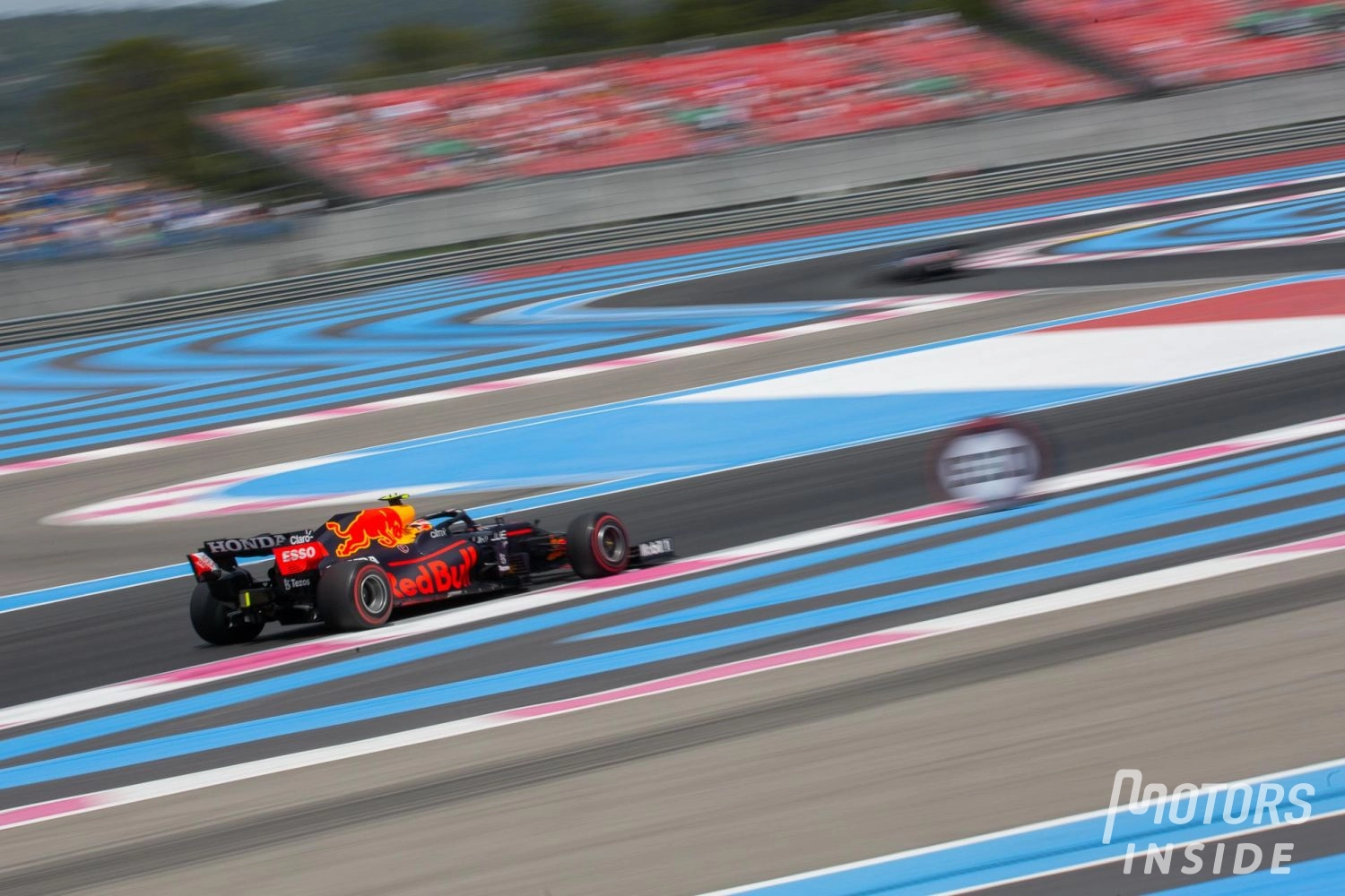 The limits of tracks closely monitored by the FIA