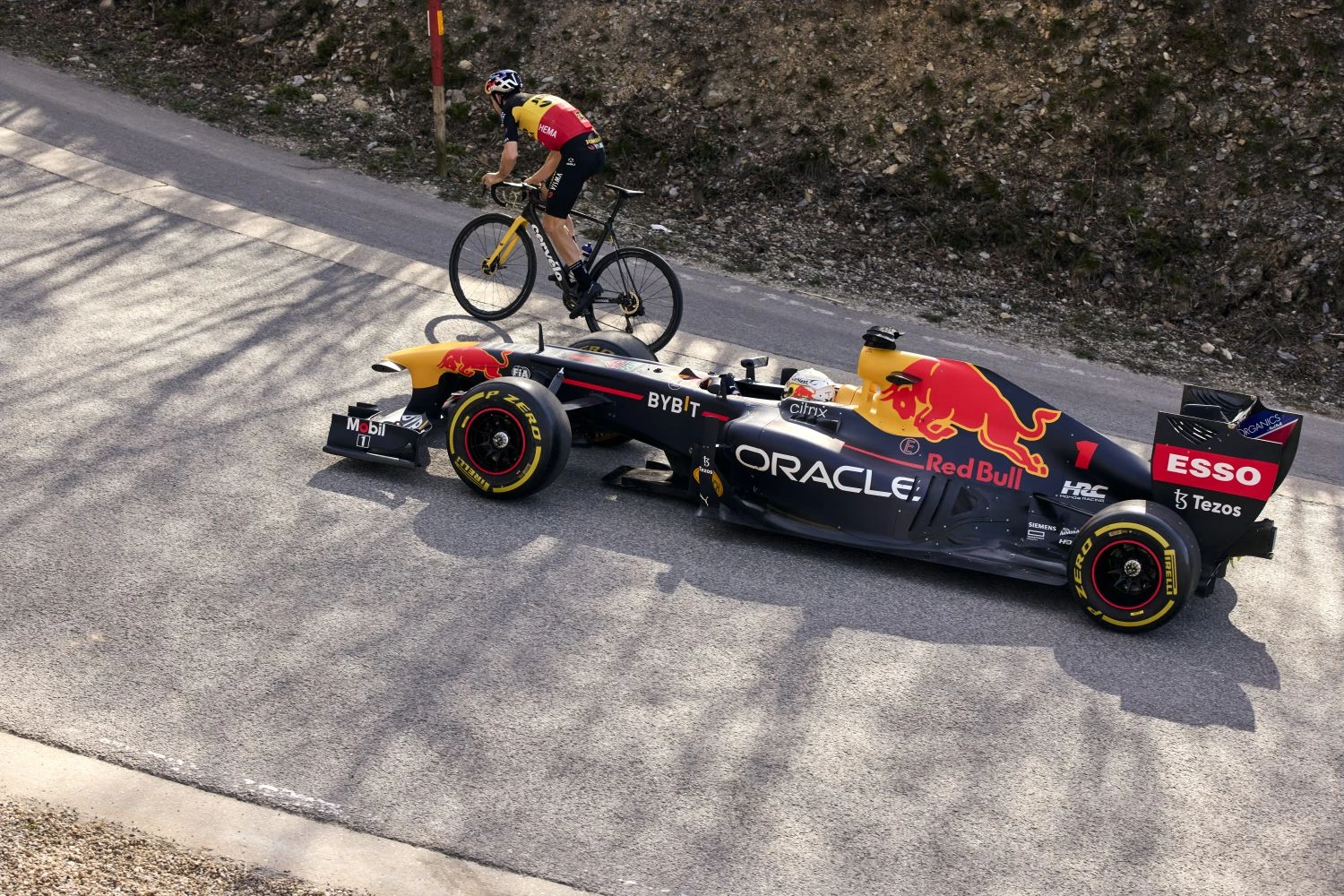 When Red Bull combines Formula 1 with rallying and cycling (video)