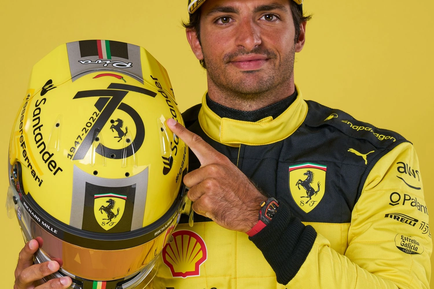 Carlos Sainz presents his Monza 2022 edition helmet