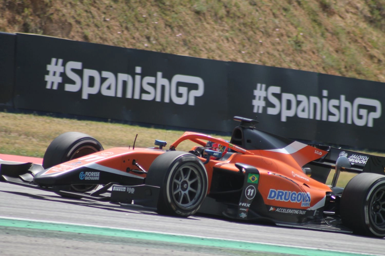 Pole position for Drugovich, Théo Pourchaire in the wall