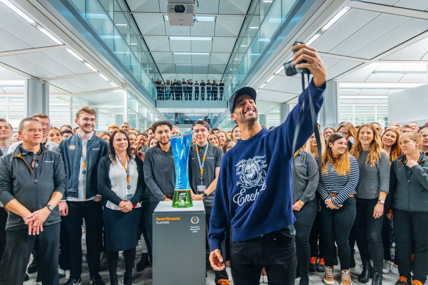 Daniel Ricciardo bids farewell to the Woking factory