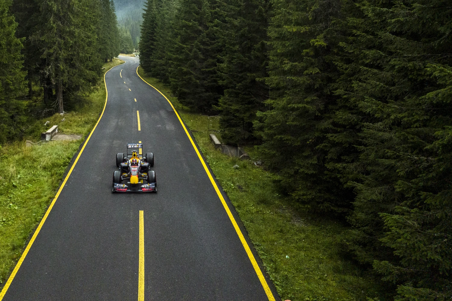 Red Bull organizes a trip to Romania with Patrick Friesacher