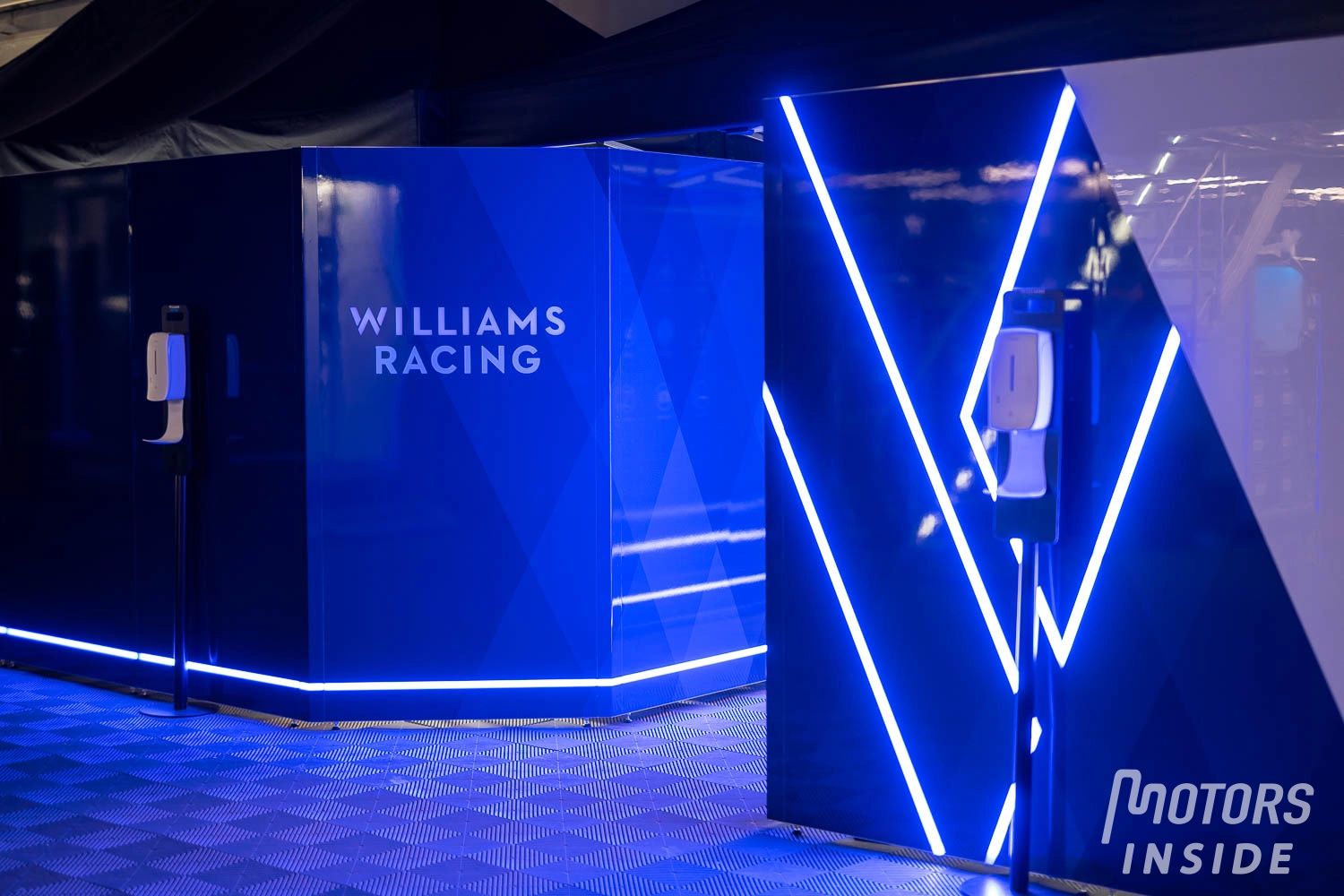 Williams claims not to be for sale, but does not rule out discussions with Porsche