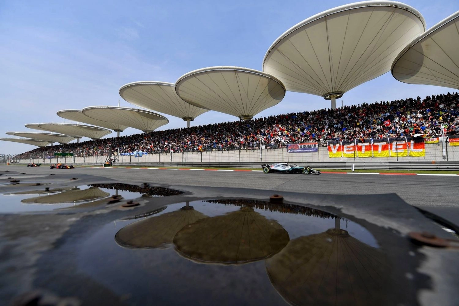 China back or replaced: negotiations underway