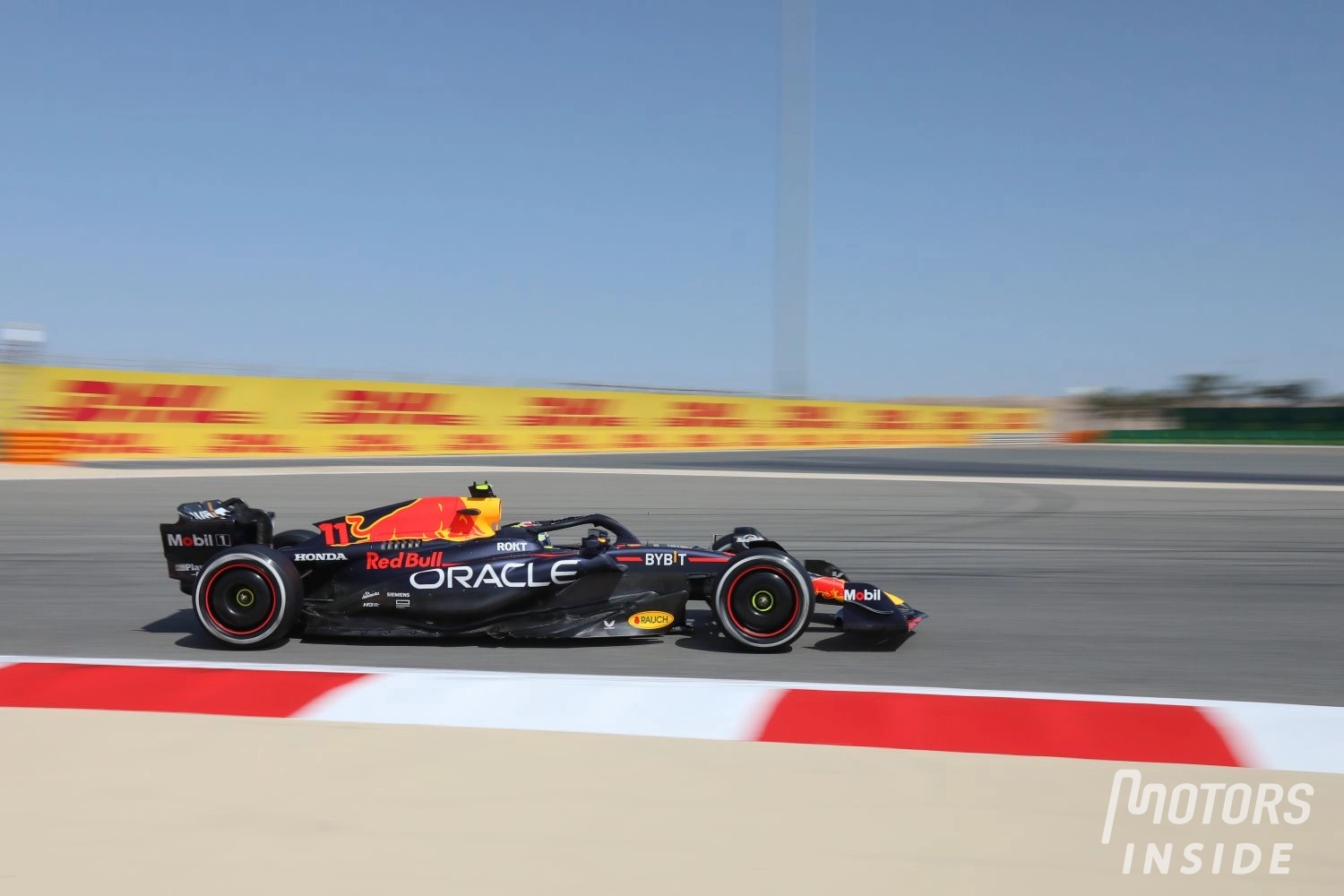 Verstappen in difficulty with his car during free practice 1