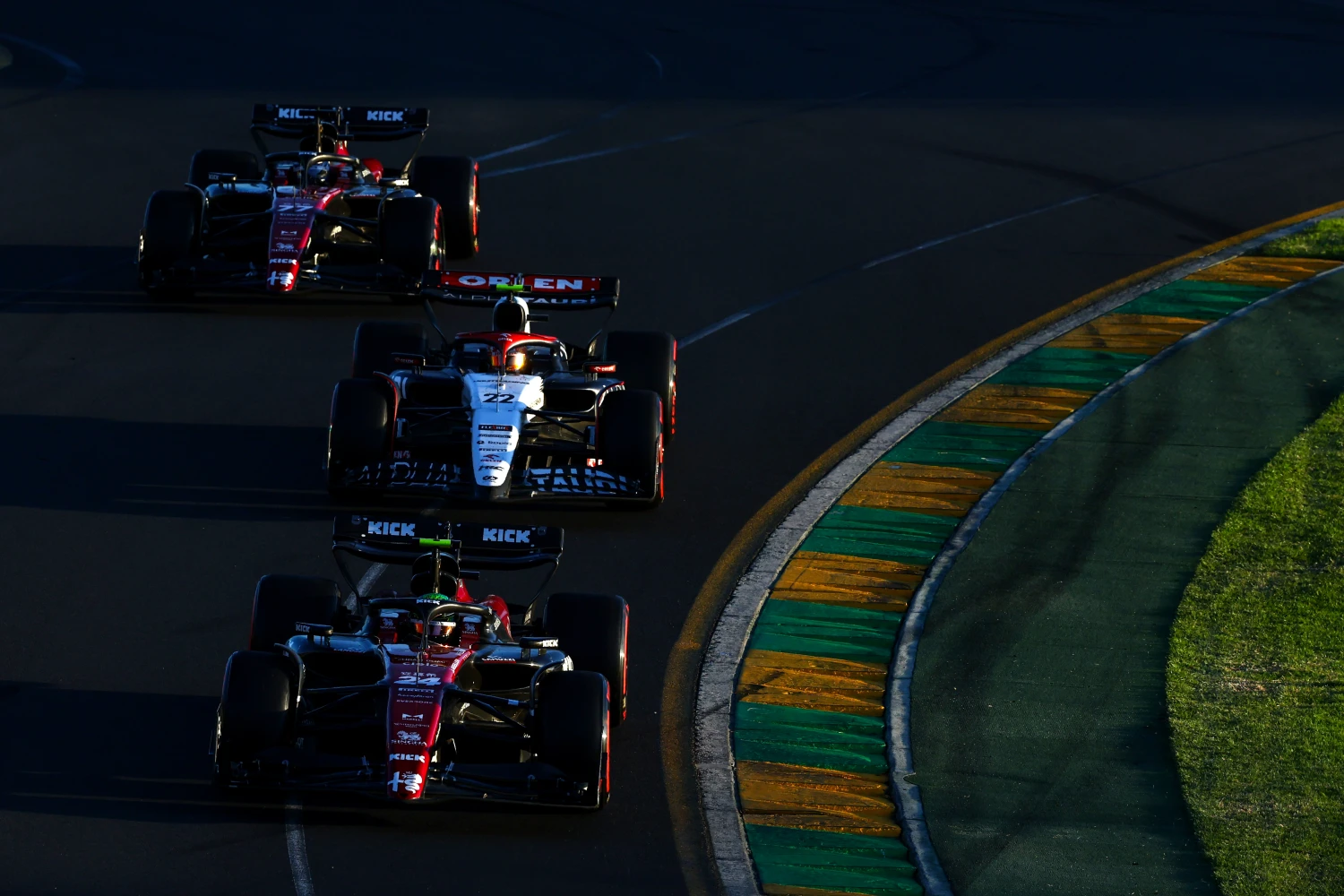 Zhou savors a 9th place, Bottas seeks to “understand” his lack of pace