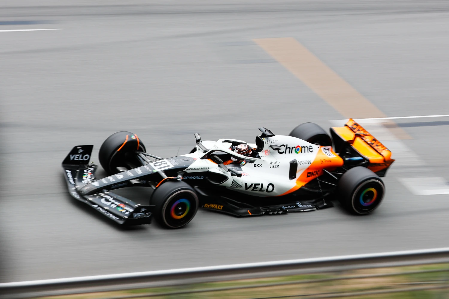 McLaren should continue with a Mercedes engine in 2026