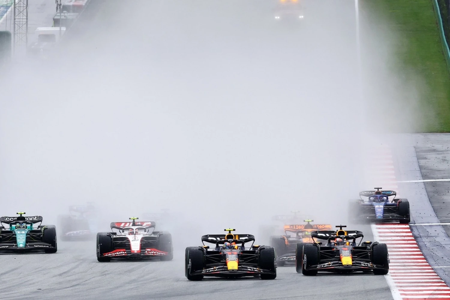 Austria Grand Prix – Sprint: Almost fratricidal battle at Red Bull