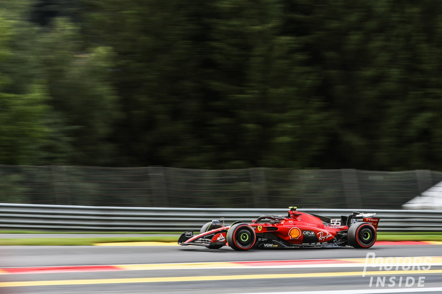 Carlos Sainz retires at Spa as well