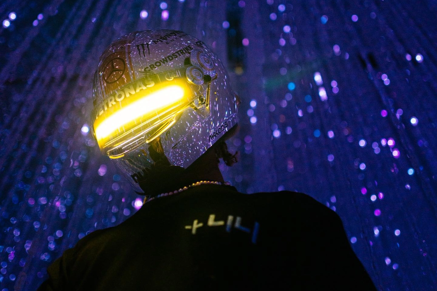Some very beautiful special helmets in Japan, Hamilton’s one is chrome