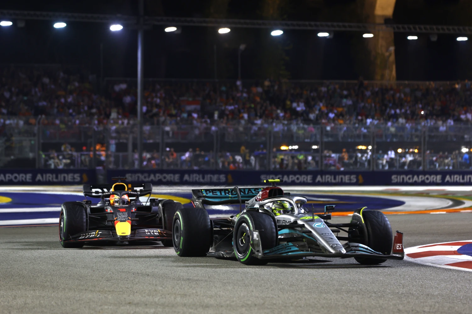 Singapore Grand Prix: Carlos Sainz wins ahead of Lando Norris and Lewis Hamilton