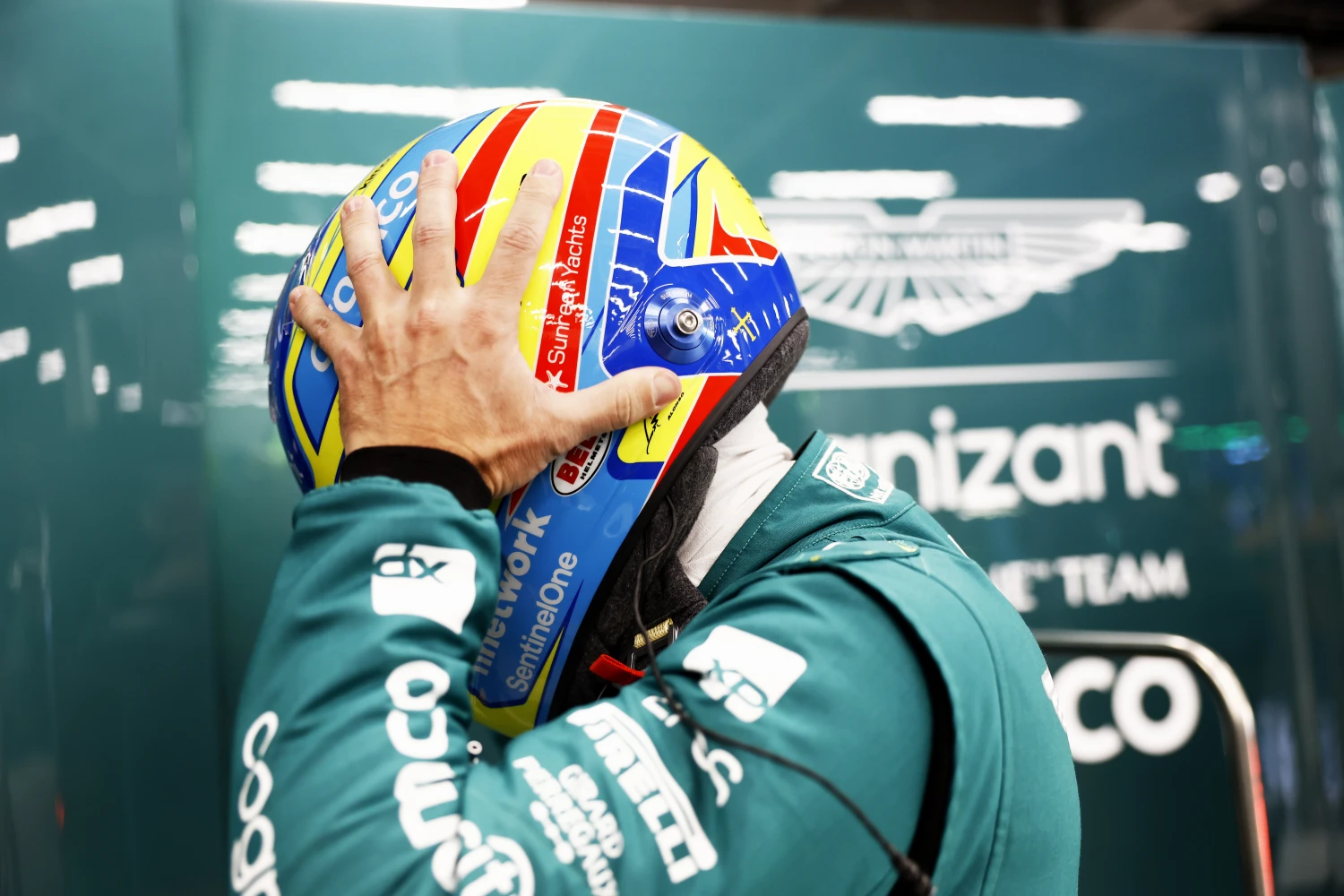 Fernando sets a new record in Singapore