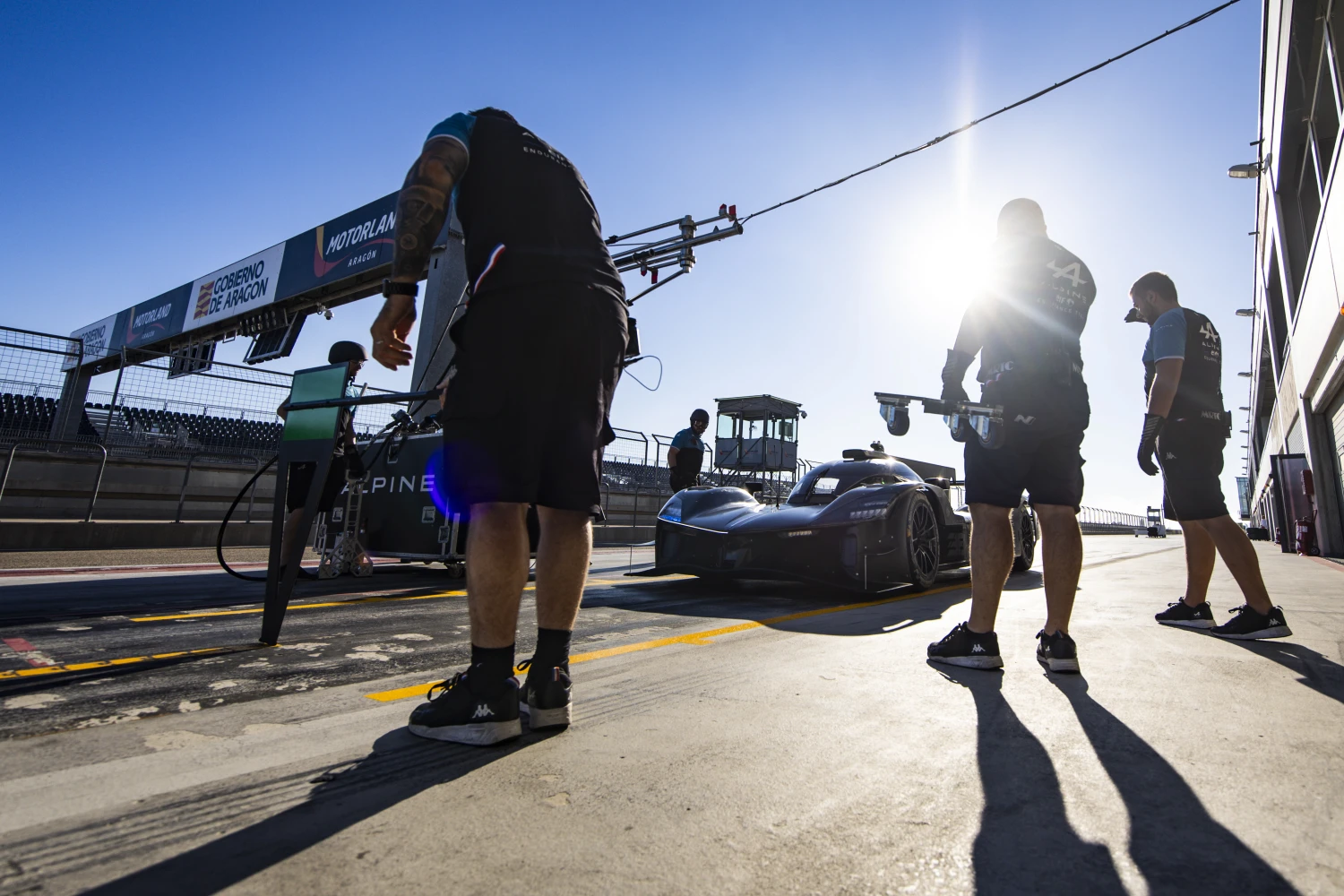Alpine dresses in blue at Jerez
