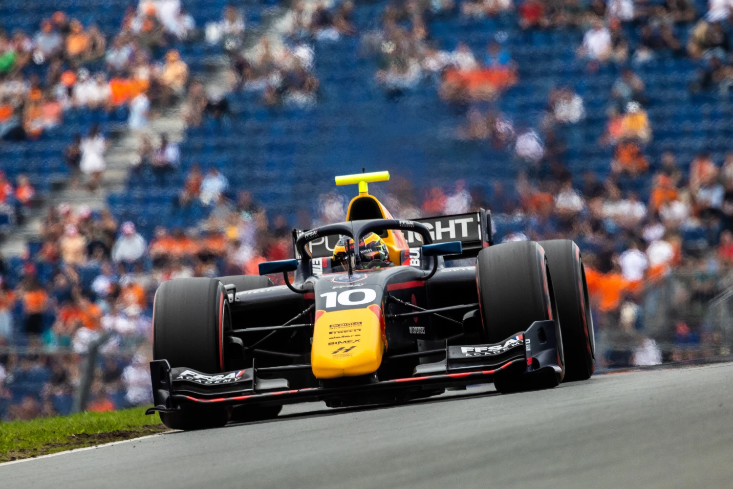 Dutch Grand Prix F2 – Sprint Race: No points awarded after the big crash and the rain