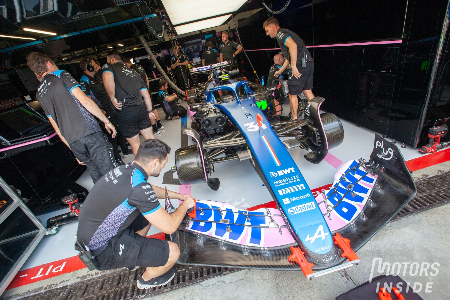 Prohibited by its competitors, Alpine and Renault have stopped updating its engine