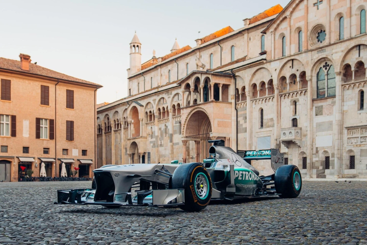 Lewis Hamilton’s first Mercedes single-seater is going to be auctioned off