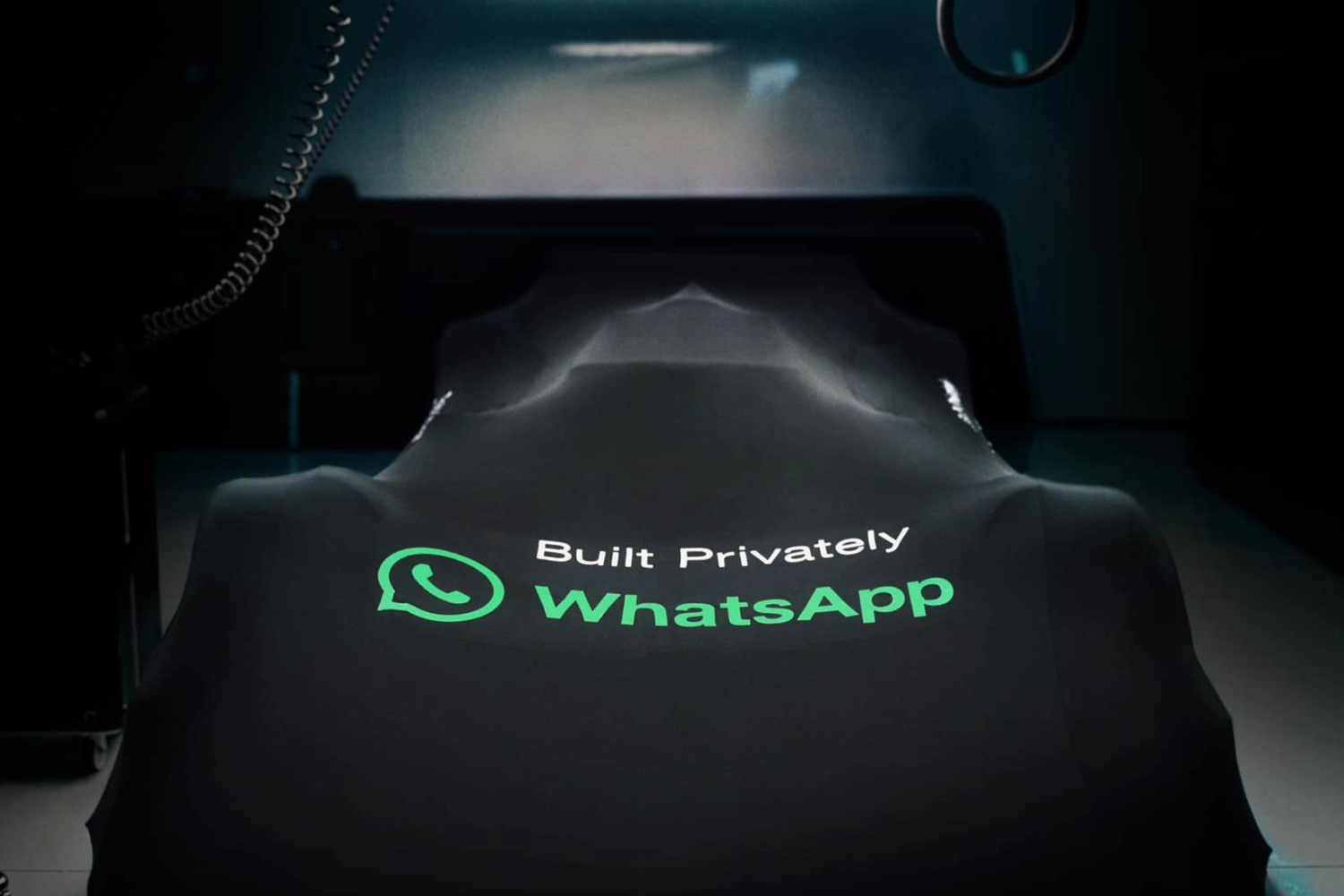 What time and how can I follow the McLaren and Mercedes presentations?